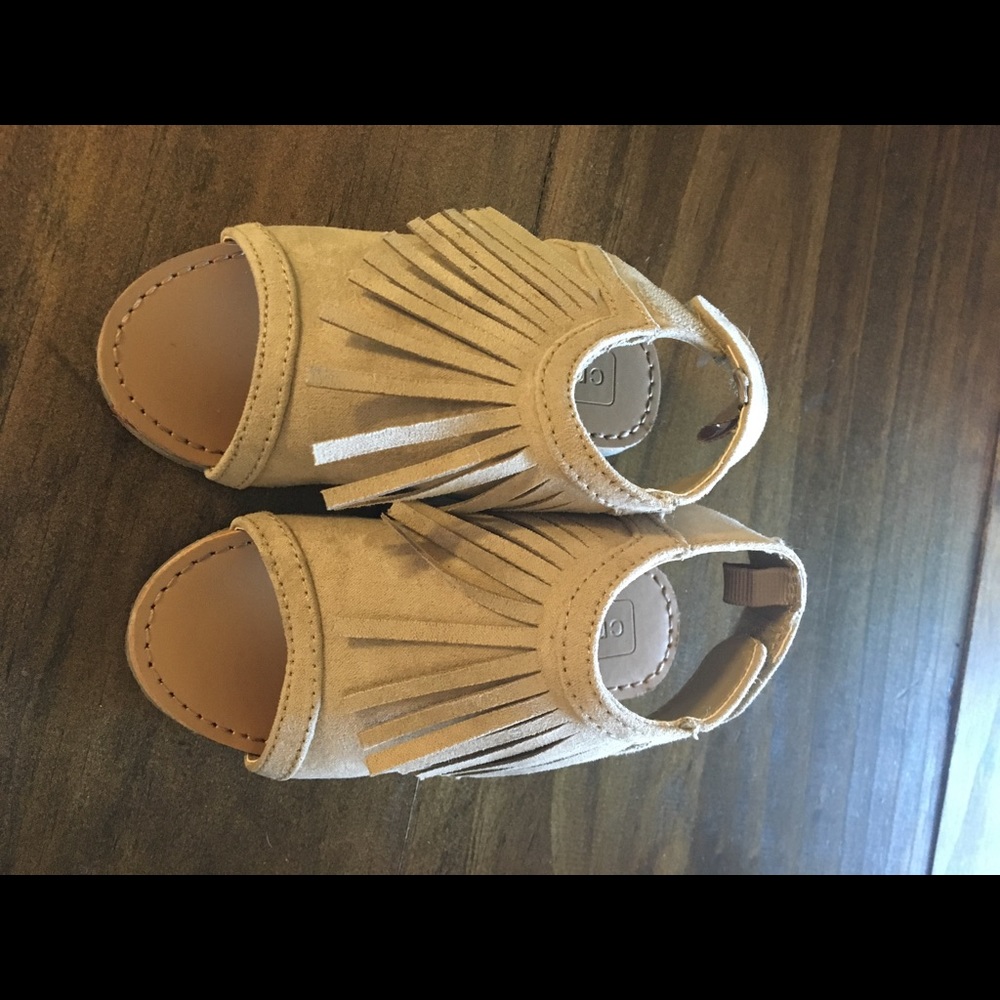 Kids Crazy 8 fringe sandals